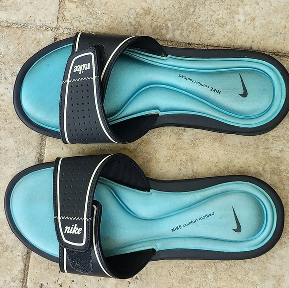 Nike aqua and black slides Size 7 - Picture 4 of 4